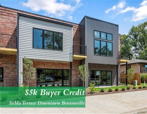947 Se 10th St, Bentonville, AR, 72712-6425 | Card Image