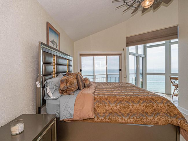 PH6 - 3870 N Highway A1a, Condo with 2 bedrooms, 2 bathrooms and null parking in Hutchinson Island FL | Image 29
