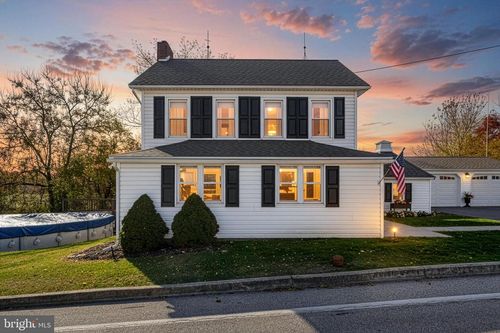 212 Oak Rd, DALLASTOWN, PA, 17313-9558 | Card Image