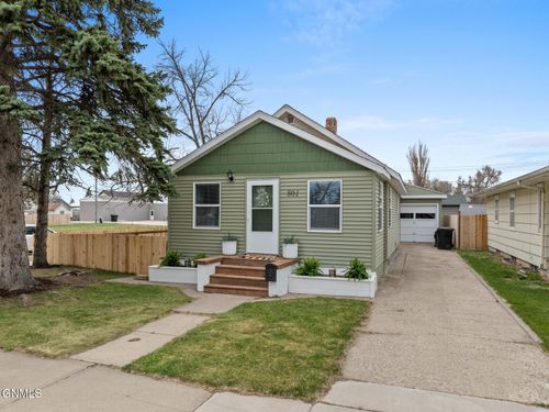 801 3rd Ave W, Williston, ND, 58801-5108 | Card Image