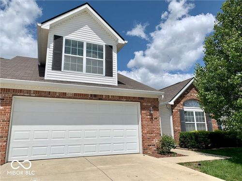 1350 Hamilton Dr, Greenwood, IN, 46143-6842 | Card Image