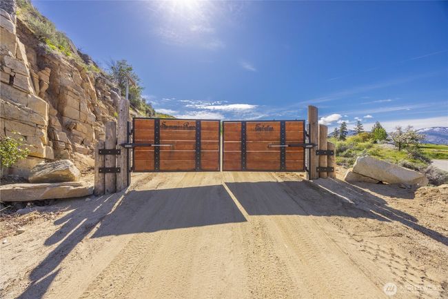 Private Gated Entrance | Image 6
