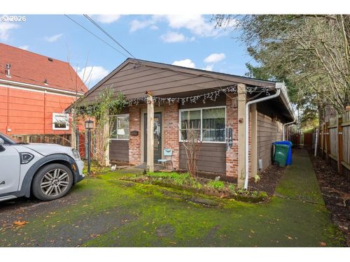 132 Ne 78th Ave, Portland, OR, 97213-6335 | Card Image