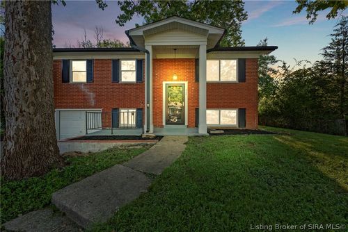 1702 Beaumont Dr, Clarksville, IN, 47129-2007 | Card Image