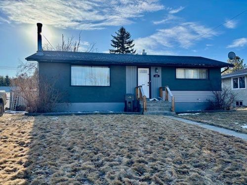122 Willow Dr, Hinton, AB, T7V1E3 | Card Image