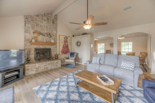 220 Harbor Dr, House other with 3 bedrooms, 2 bathrooms and 2 parking in Onalaska TX | Image 5