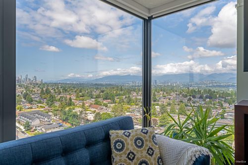 2303-7088 Salisbury Ave, Burnaby, BC, V5E0A4 | Card Image