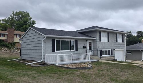 426 9th St Nw, Valley City, ND, 58072-2127 | Card Image