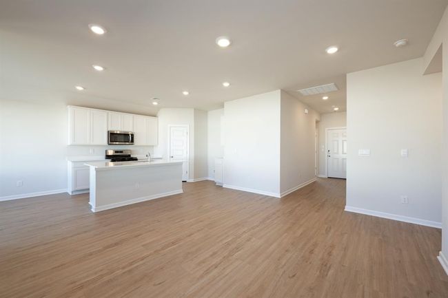 1213 E Stetson Ln, House other with 3 bedrooms, 2 bathrooms and null parking in Mustang OK | Image 6