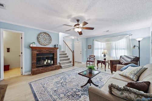 2016 English Dr Sw, Huntsville, AL, 35803-2028 | Card Image