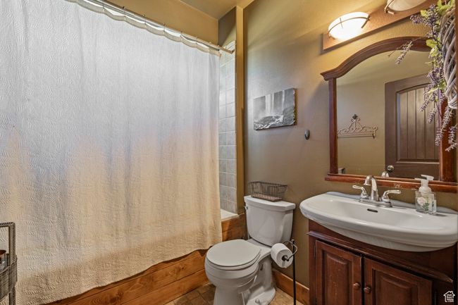 Main level full bath | Image 12