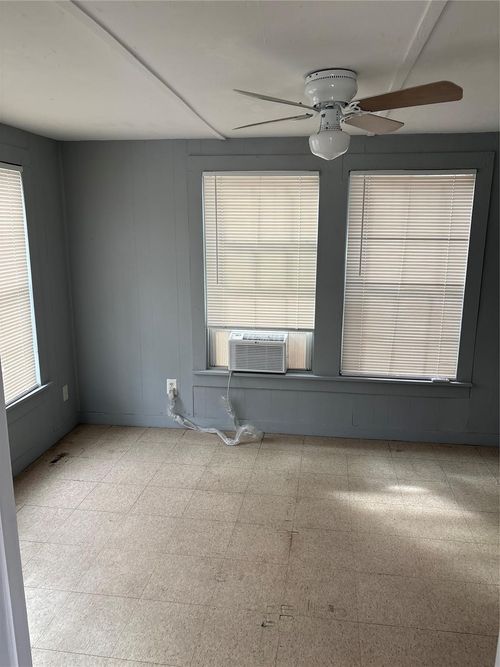 6838 Avenue R, Houston, TX, 77011-1449 | Card Image