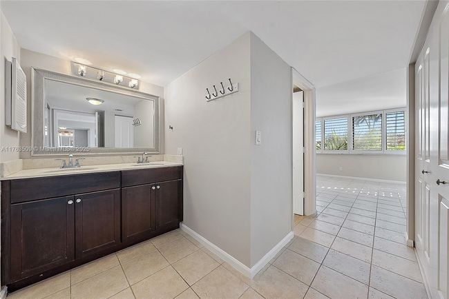 101M3 - 1605 S Us Highway 1, Condo with 3 bedrooms, 3 bathrooms and null parking in Jupiter FL | Image 9