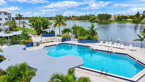 107-873 Ne 195th St, Miami, FL, 33179-3403 | Card Image