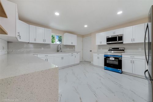 0-10421 Sw 184th St, Cutler Bay, FL, 33157-6712 | Card Image