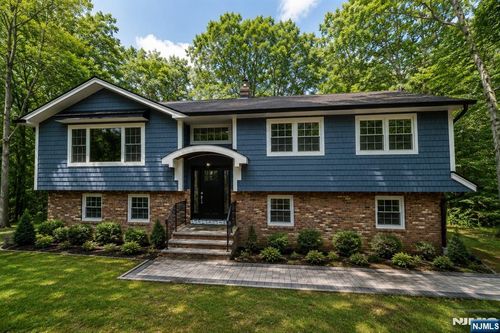 220 Brook Valley Road, Montville Township, NJ, 07082 | Card Image