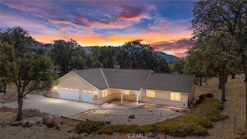 17741 Buckpasser, Stallion Springs, CA, 93561 | Card Image