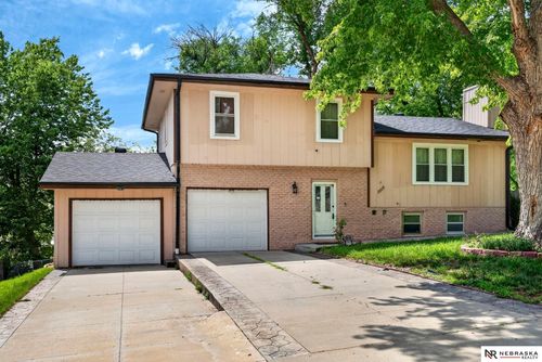 8606 S 45th Avenue, Omaha, NE, 68157 | Card Image