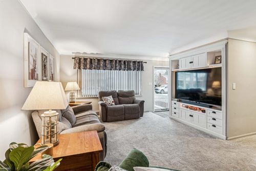 22924 Port St, Saint Clair Shores, MI, 48082-2484 | Card Image