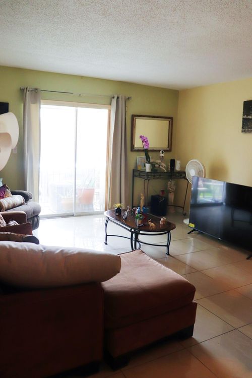 8-20500 Nw 7th Ave, Miami Gardens, FL, 33169-2447 | Card Image