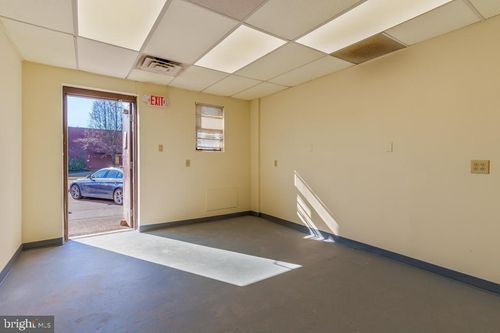 ste-104-1595 Imperial Way, West Deptford, NJ, 08066-1864 | Card Image