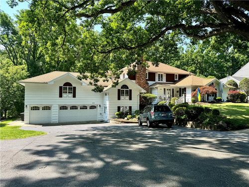 333 Colebrook Dr, Irondequoit, NY, 14617-1935 | Card Image