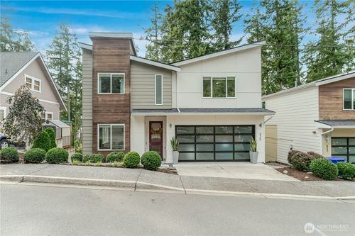 825 206th Ave Ne, Sammamish, WA, 98074-6651 | Card Image