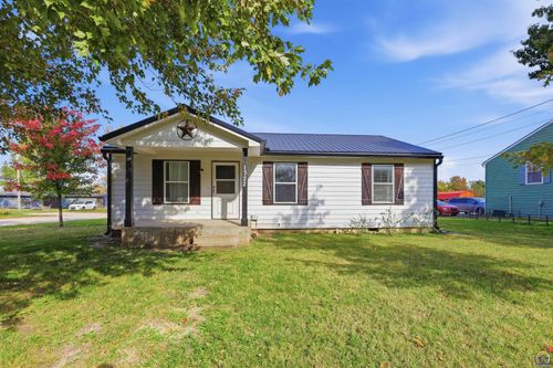 1322 Laing St, Osage City, KS, 66523-9214 | Card Image