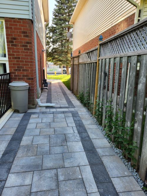 bsmt-1576 Major Oaks Rd, Pickering, ON, L1X2J7 | Card Image