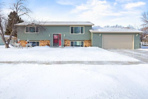 2801 22nd Street S, Fargo, ND, 58103 | Card Image