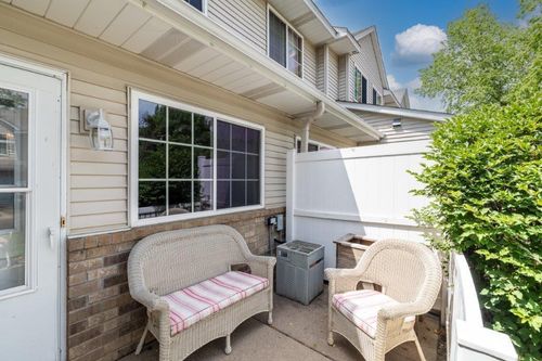 8870 92nd St S, Cottage Grove, MN, 55016-4115 | Card Image