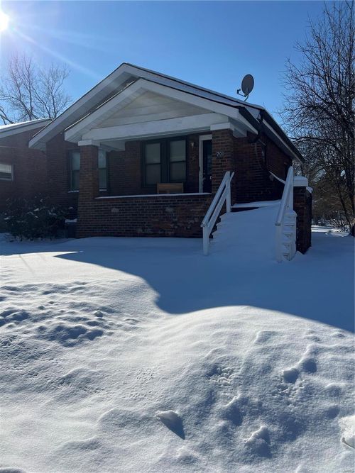 701 Pemberton Pl, Saint Louis, MO, 63135-2912 | Card Image