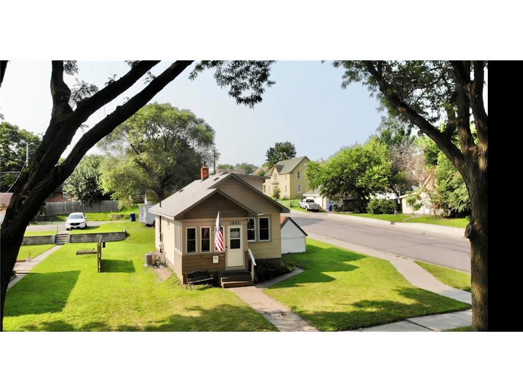Rose Ave, Saint Paul, MN 55106