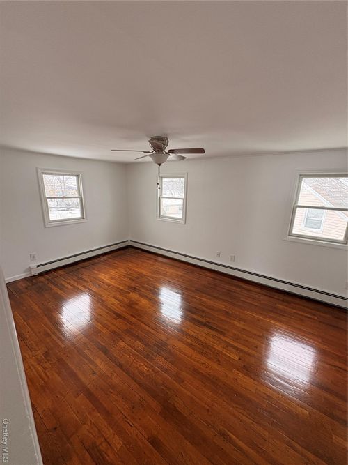 163 Nassau Ln, Island Park, NY, 11558-1031 | Card Image