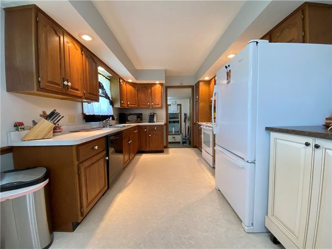 240 Hamburg Rd, House other with 3 bedrooms, 2 bathrooms and 2 parking in Greenville PA | Image 24