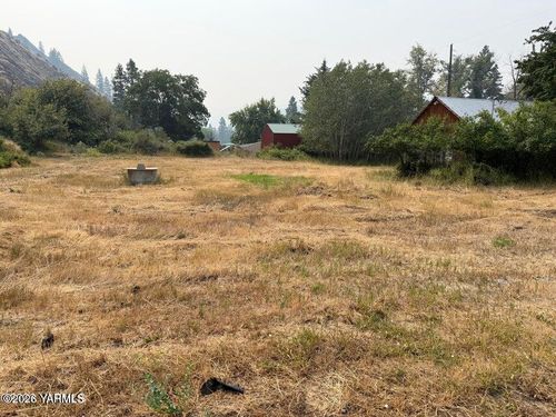 10451 Wa-410, Naches, WA, 98937 | Card Image