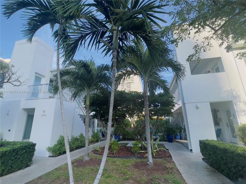 6755 Harding Ave, MIAMI BEACH, FL, 33141 | Card Image