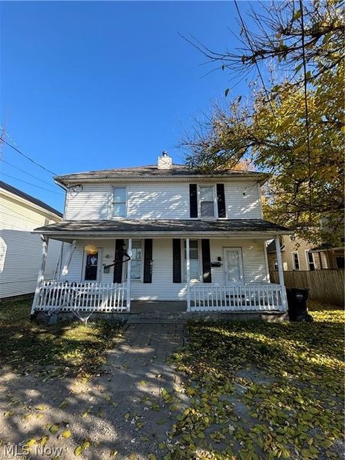 411 Fairbanks St, Zanesville, OH, 43701-3043 | Card Image