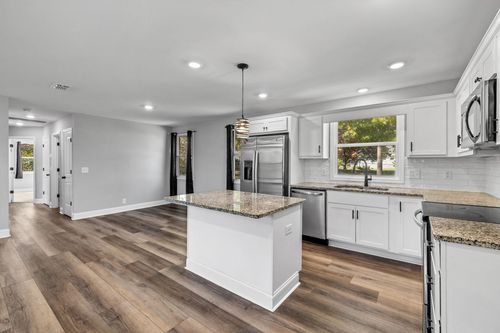 212 Westside Dr, Tullahoma, TN, 37388-3255 | Card Image