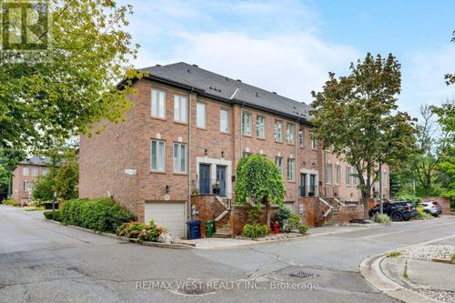 3-175 Grand Ave, Toronto, ON, M8Y3Y3 | Card Image
