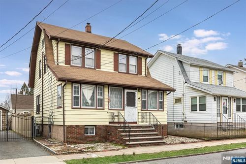 150 Boyle Ave, Totowa, NJ, 07512-2715 | Card Image