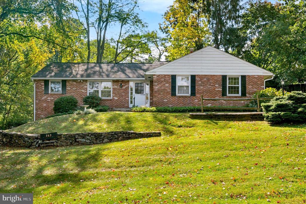 Yorkshire Rd, Bryn Mawr, PA 19010