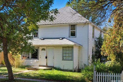 1121 108th St, North Battleford, SK, S9A2B1 | Card Image