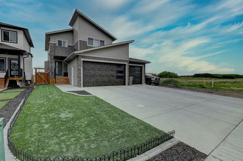 9054 81 Avenue, Grande Prairie, AB, T8X0P2 | Card Image