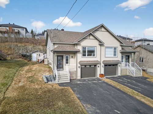 1884 Rue Du Chèvrefeuille, Sherbrooke, QC, J1E0J5 | Card Image