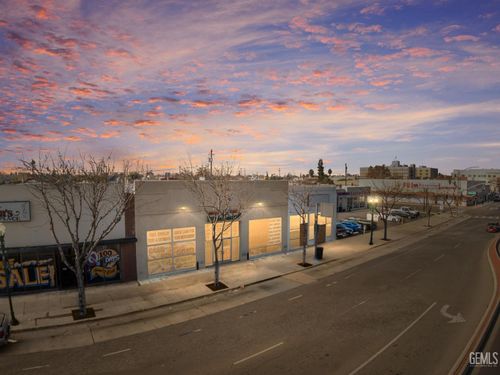 2305 Chester Ave, Bakersfield, CA, 93301-4017 | Card Image