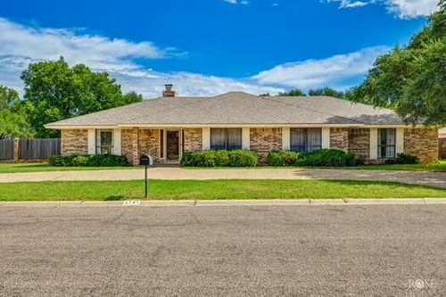 2701 Alta Vista Ln, San Angelo, TX, 76904-7451 | Card Image