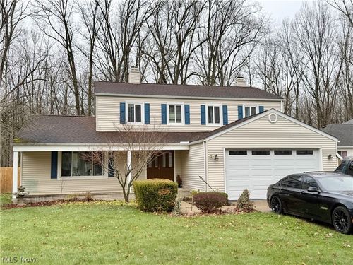 6186 Wild Oak Dr, North Olmsted, OH, 44070-3818 | Card Image