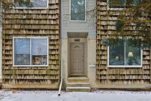 22227 E 11 Mile Rd, Saint Clair Shores, MI, 48081-1644 | Card Image