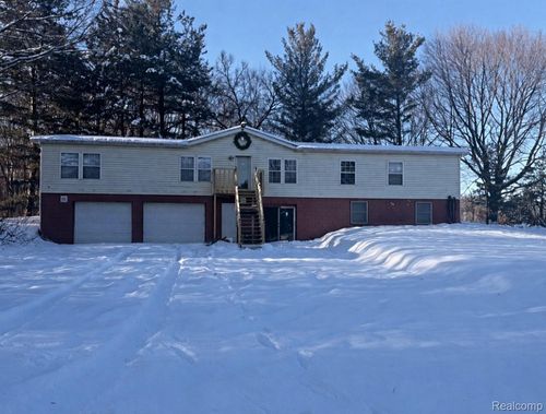 3363 N Branch Rd, North Branch, MI, 48461-9391 | Card Image